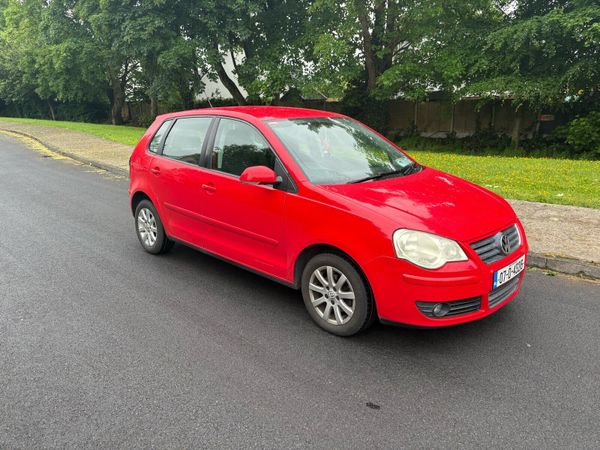 Volkswagen Polo Hatchback, Petrol, 2007, Red