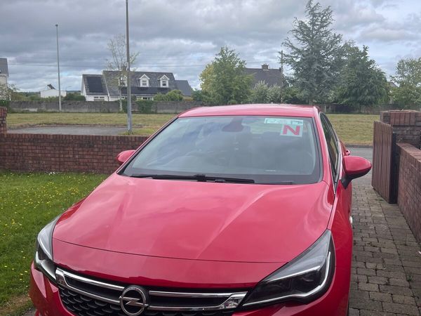 Opel Astra Hatchback, Diesel, 2016, Red