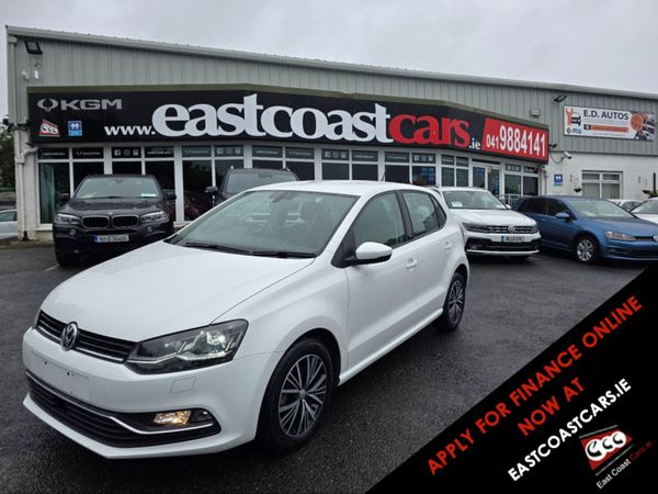 Volkswagen Polo Hatchback, Petrol, 2016, White
