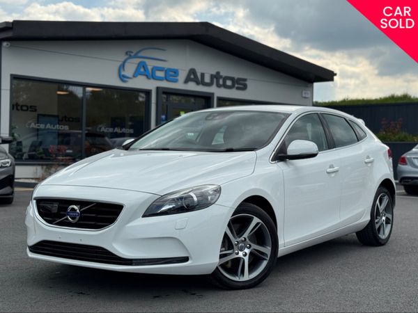 Volvo V40 Hatchback, Diesel, 2016, White
