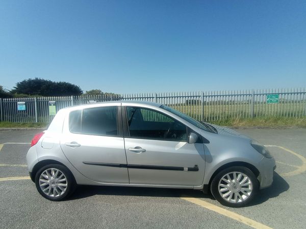 Renault Clio Hatchback, Petrol, 2007, Silver