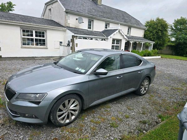 Skoda Superb Hatchback, Diesel, 2016, Grey
