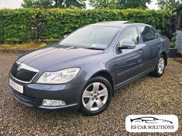Skoda Octavia Hatchback, Petrol, 2009, Grey