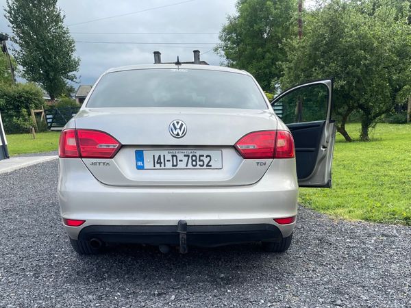 Volkswagen Jetta Saloon, Diesel, 2014, Silver