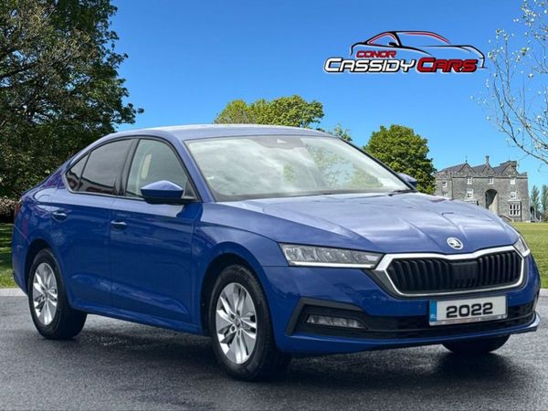 Skoda Octavia Hatchback, Diesel, 2022, Blue