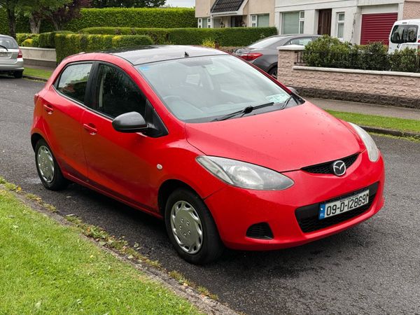 Mazda Mazda2 Hatchback, Petrol, 2009, Red