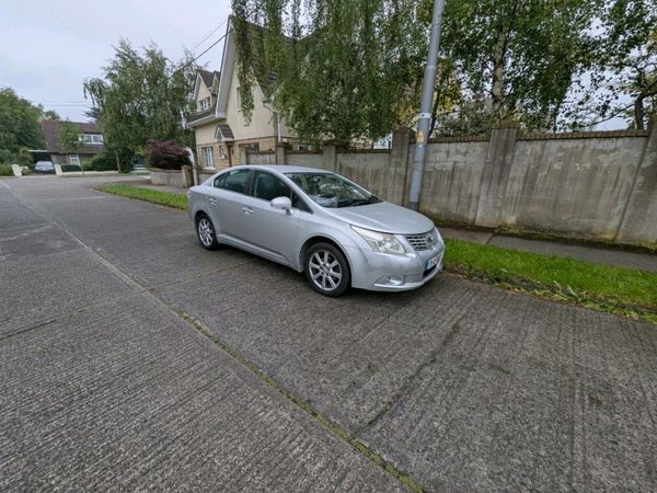 Toyota Avensis Saloon, Diesel, 2009, Silver