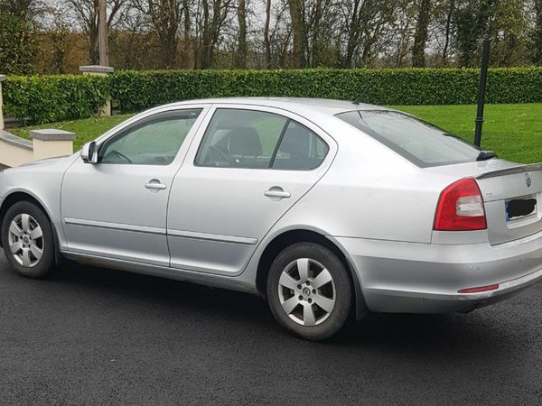 Skoda Octavia Hatchback, Diesel, 2010, Silver