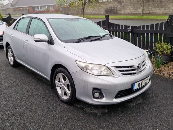 Toyota Corolla Saloon, Diesel, 2011, Silver