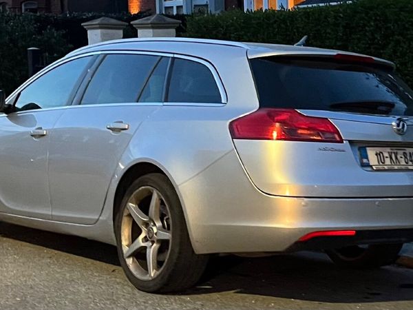 Vauxhall Insignia Estate, Diesel, 2010, Silver