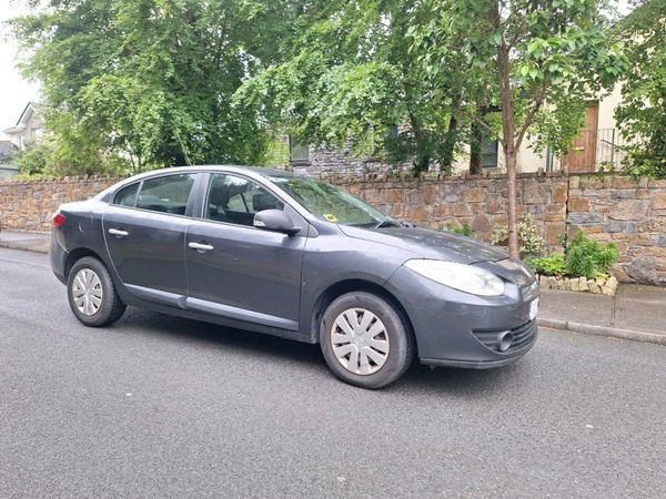 Renault Fluence Saloon, Diesel, 2010, Grey