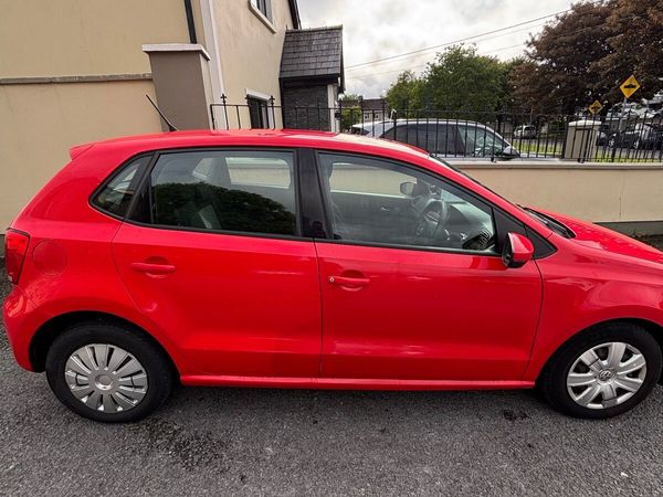 Volkswagen Polo Hatchback, Petrol, 2010, Red