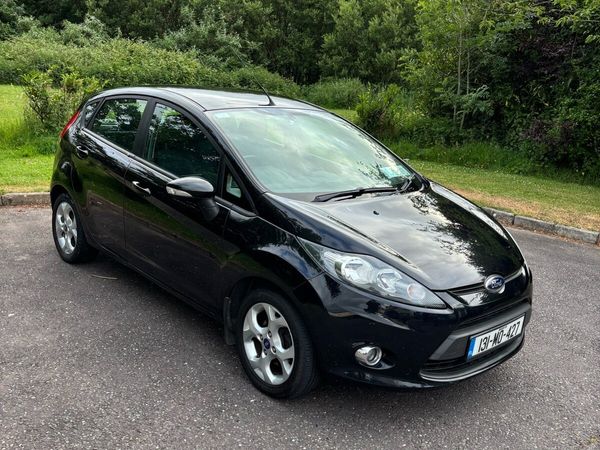 Ford Fiesta Hatchback, Petrol, 2013, Black