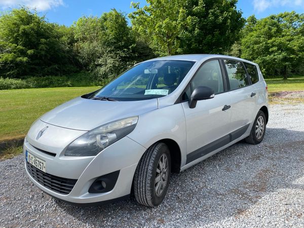 Renault Grand Scenic MPV, Petrol, 2010, Silver