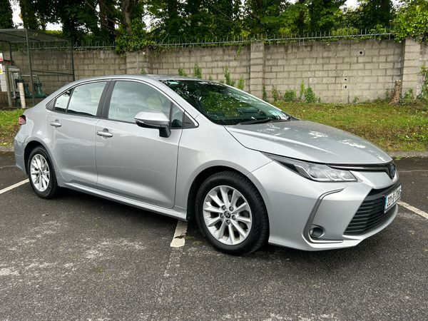 Toyota Corolla Saloon, Petrol Hybrid, 2022, Grey