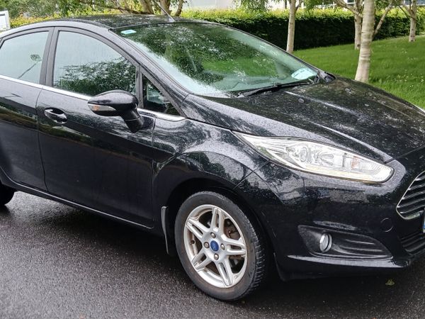 Ford Fiesta Hatchback, Petrol, 2014, Black