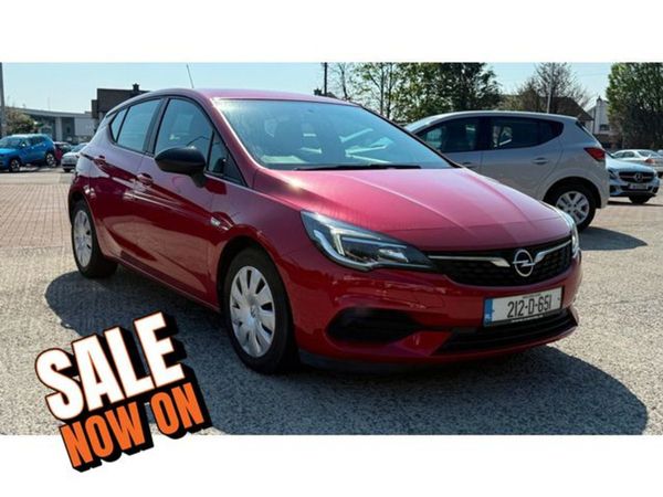 Opel Astra Hatchback, Diesel, 2021, Red