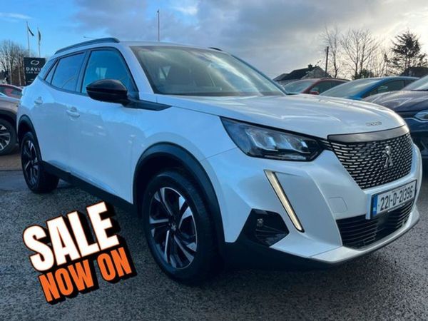 Peugeot 2008 MPV, Petrol, 2022, White