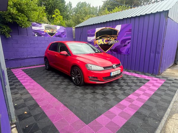 Volkswagen Golf Hatchback, Petrol, 2014, Red