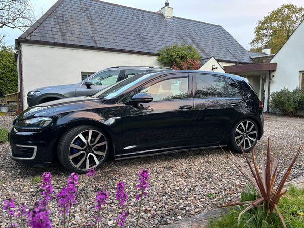 Volkswagen Golf Hatchback, Petrol Plug-in Hybrid, 2015, Black