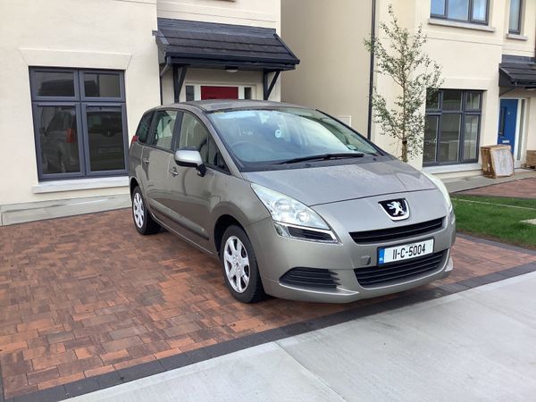 Peugeot 5008 MPV, Diesel, 2011, Grey
