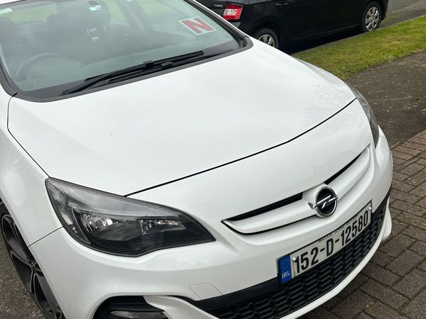 Opel Astra Hatchback, Diesel, 2015, White