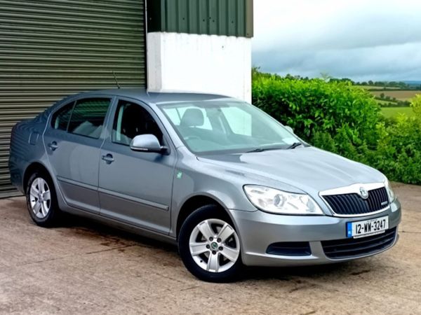 Skoda Octavia Hatchback, Diesel, 2012, Grey