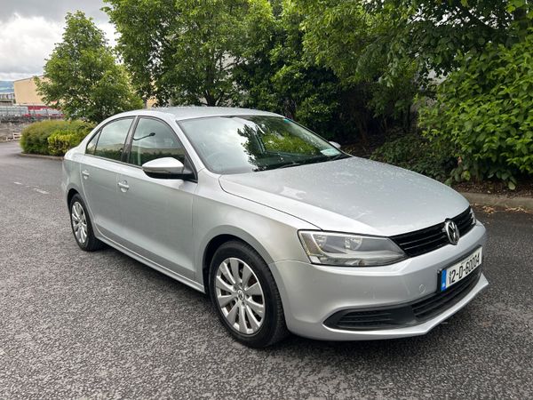 Volkswagen Jetta Saloon, Diesel, 2012, Silver