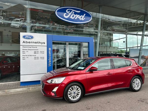 Ford Focus Hatchback, Petrol, 2020, Red