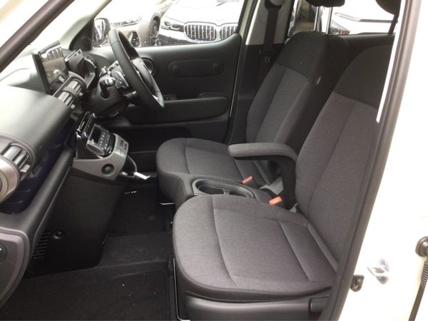 Hyundai INSTER MPV, Electric, 2025, White