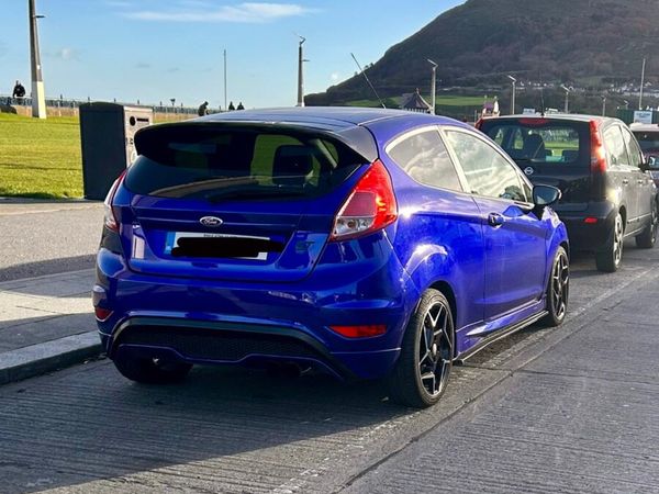Ford Fiesta Hatchback, Petrol, 2014, Blue