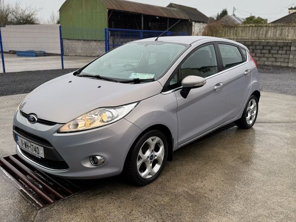 Ford Fiesta Hatchback, Diesel, 2011, Grey