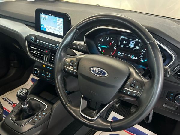 Ford Focus Hatchback, Diesel, 2019, Red