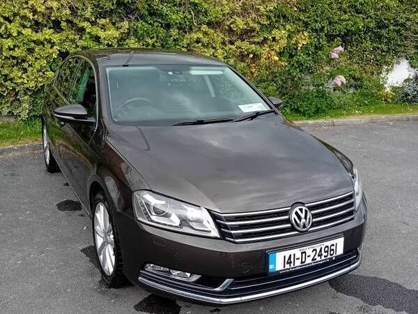 Volkswagen Passat Saloon, Diesel, 2014, Brown