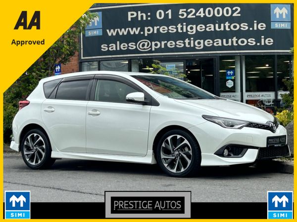 Toyota Auris Hatchback, Petrol, 2017, White