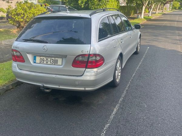 Mercedes-Benz E-Class Estate, Diesel, 2009, Silver