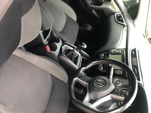 Nissan Qashqai Hatchback, Diesel, 2018, Blue