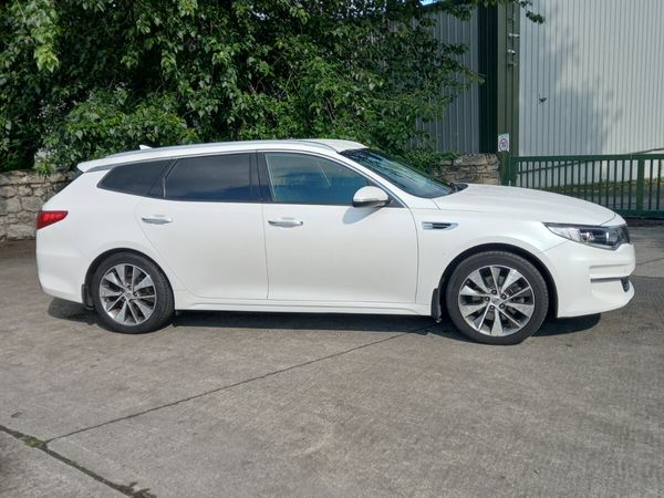 Kia Optima Estate/Jeep, Diesel, 2017, White
