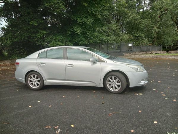 Toyota Avensis Saloon, Diesel, 2009, Silver