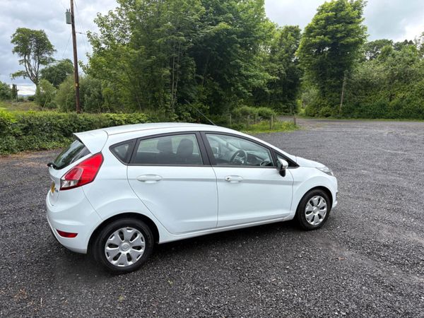 Ford Fiesta Hatchback, Diesel, 2016, White