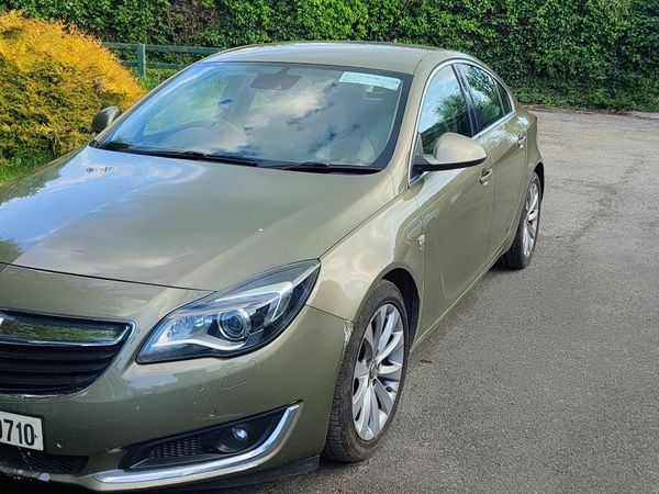 Vauxhall Insignia Hatchback, Diesel, 2015, Green