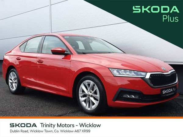 Skoda Octavia Saloon, Petrol, 2021, Red