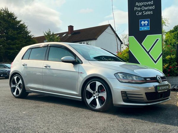 Volkswagen Golf Hatchback, Petrol, 2014, Silver