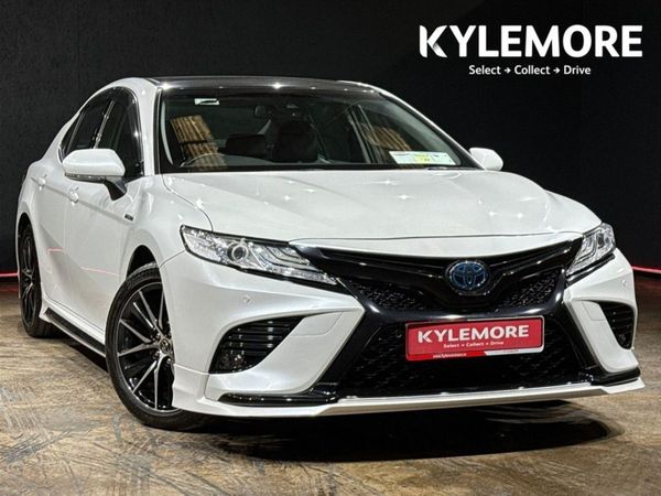 Toyota Camry Saloon, Hybrid, 2020, White