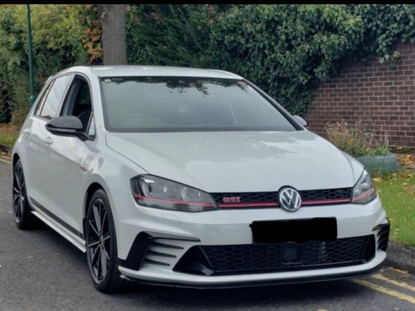 Volkswagen Golf Hatchback, Petrol, 2016, White