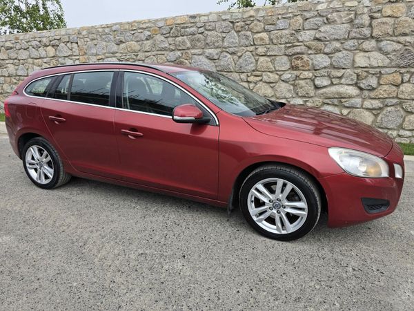 Volvo V60 Estate, Diesel, 2011, Red