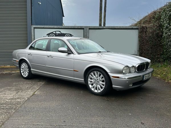 Jaguar XJ Saloon, Petrol, 2003, Silver