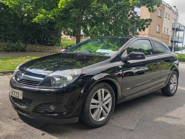 Opel Astra Hatchback, Petrol, 2010, Black