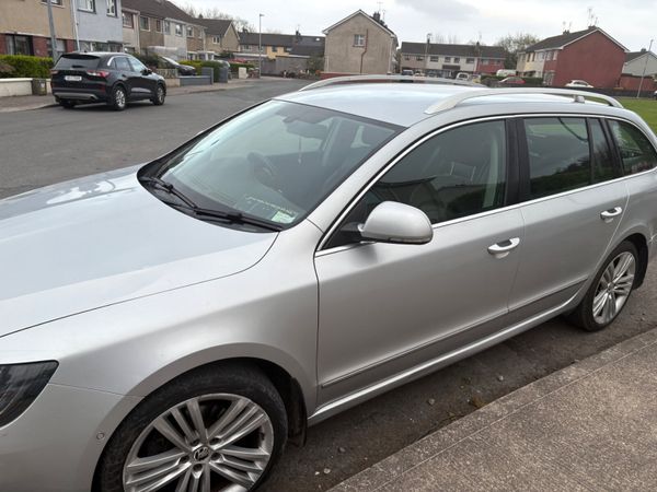 Skoda Superb Estate, Diesel, 2014, Silver