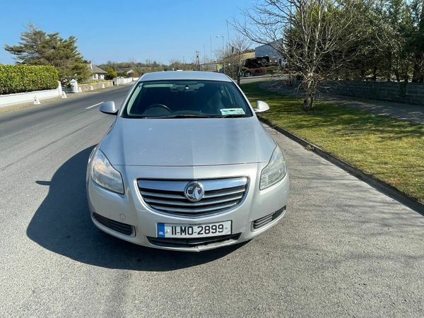 Vauxhall Insignia Hatchback, Diesel, 2011, Silver